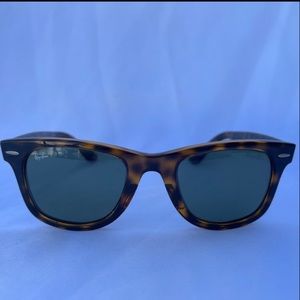 Ray-Ban Wayfarer Sunglasses